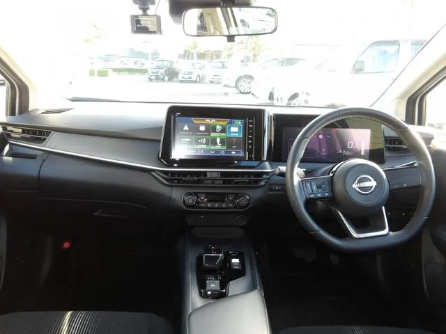 ニッサン　ノート　４ＷＤ