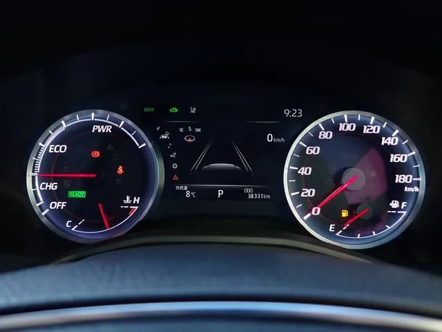 クラウン　セダン　ハイブリッド（トヨタ）の車両写真