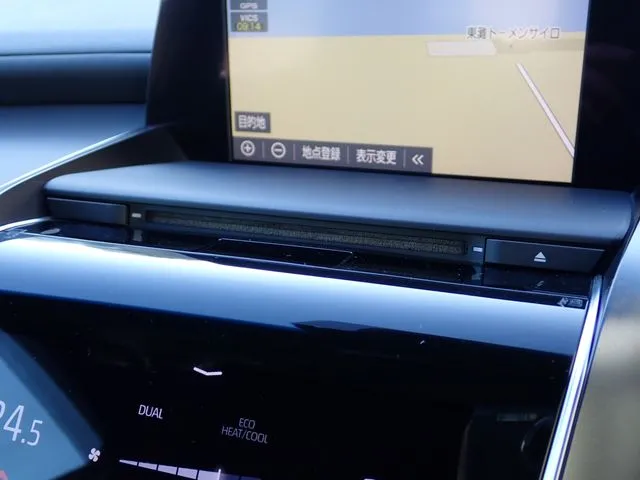 クラウン　セダン　ハイブリッド（トヨタ）の車両写真