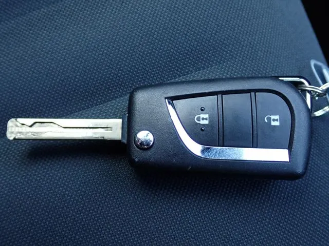 ヤリス　ハイブリッド（トヨタ）の車両写真