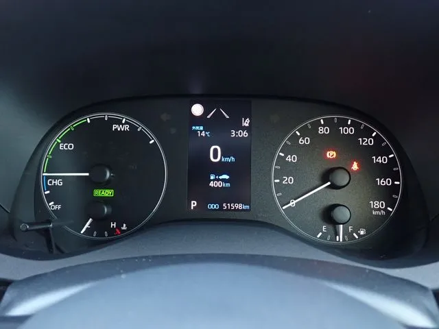 ヤリス　ハイブリッド（トヨタ）の車両写真