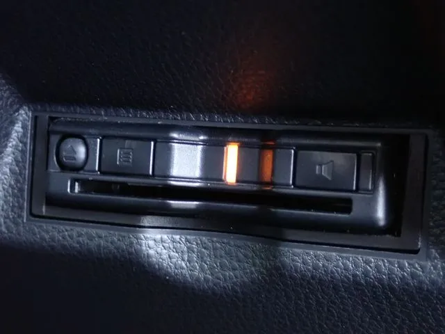 ヤリス　ハイブリッド（トヨタ）の車両写真