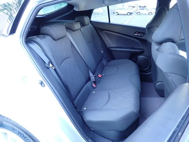 プリウス（トヨタ）の車両写真