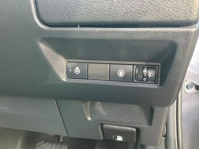 ニッサン　ノート　４ＷＤ