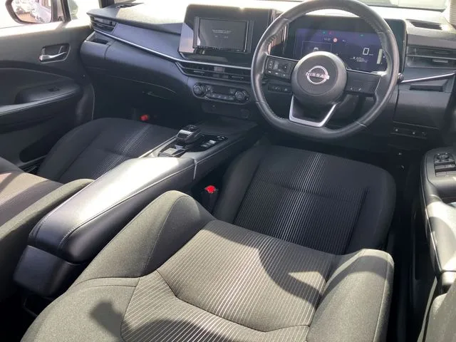 ニッサン　ノート　４ＷＤ