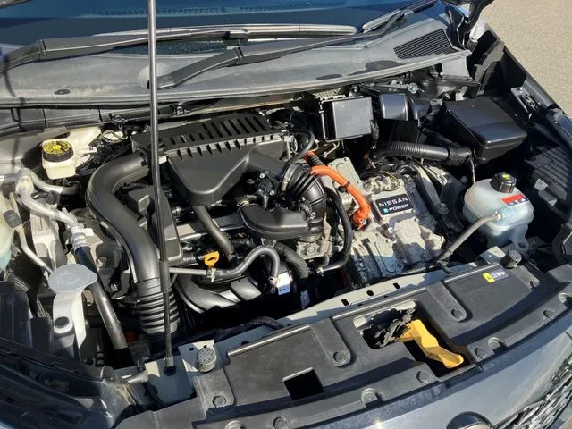 ニッサン　ノート　４ＷＤ