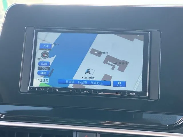 ニッサン　ノート　４ＷＤ