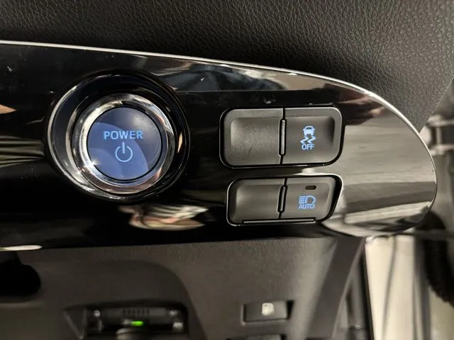 トヨタ　プリウス