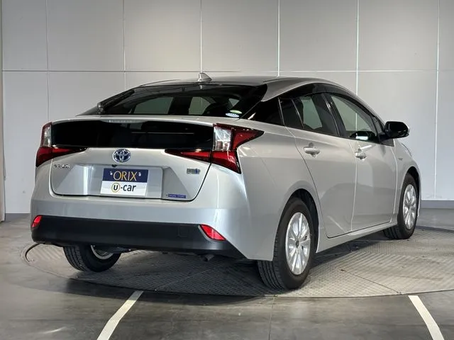 トヨタ　プリウス