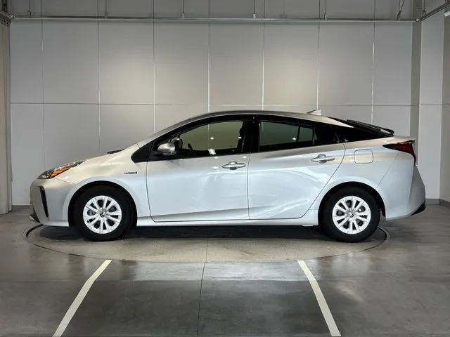 トヨタ　プリウス