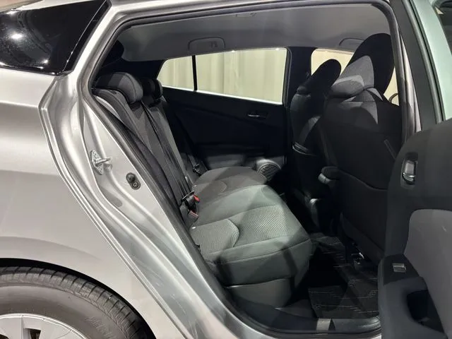 トヨタ　プリウス