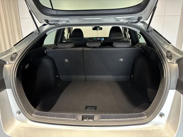 トヨタ　プリウス