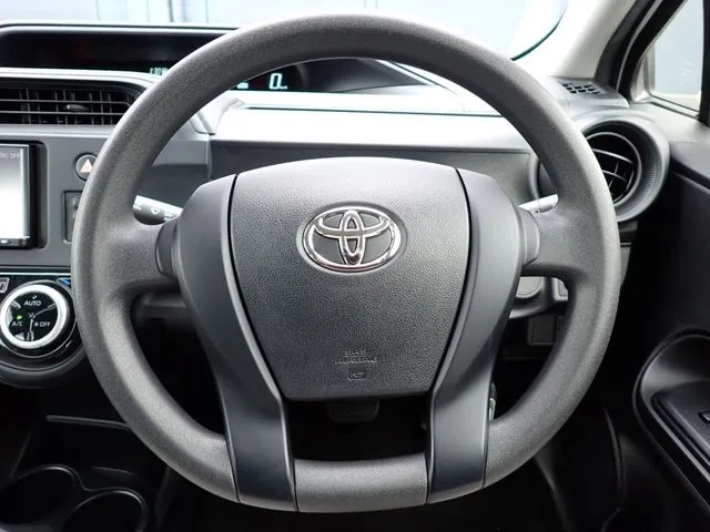 アクア（トヨタ）の車両写真