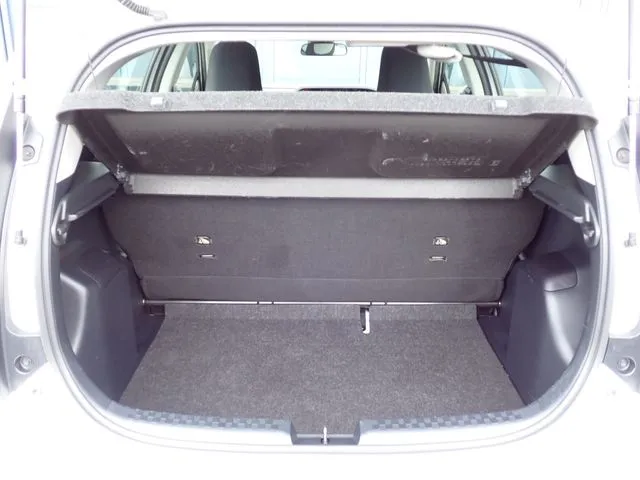 アクア（トヨタ）の車両写真