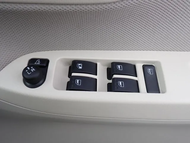 ムーヴ（ダイハツ）の車両写真