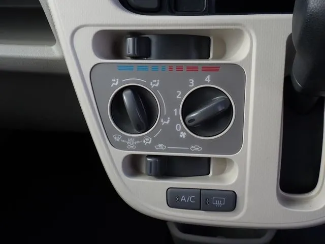 ムーヴ（ダイハツ）の車両写真