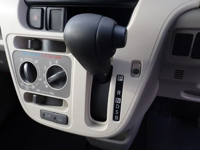 ムーヴ（ダイハツ）の車両写真