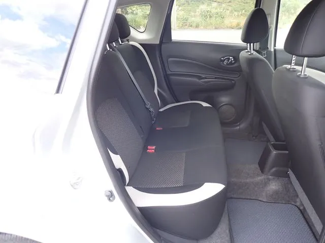 ニッサン　ノート