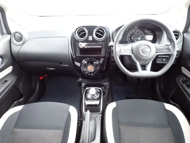 ニッサン　ノート