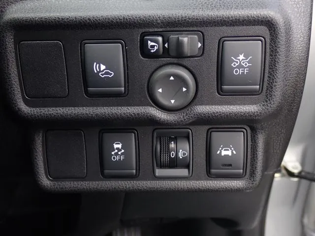 ニッサン　ノート