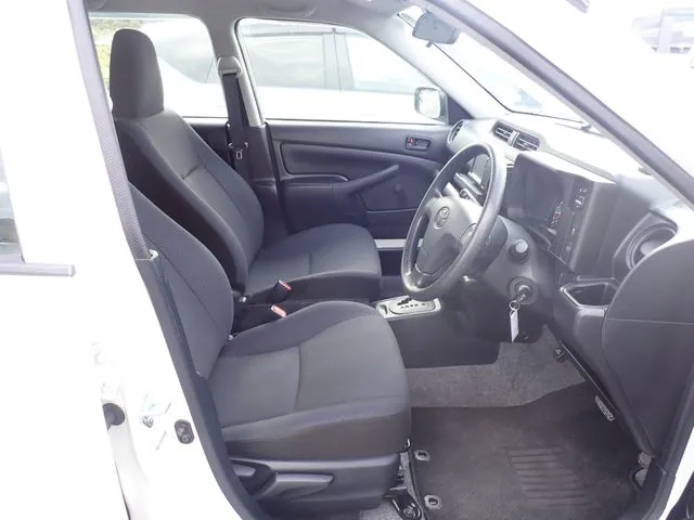 トヨタ　プロボックスバン　２ＷＤ