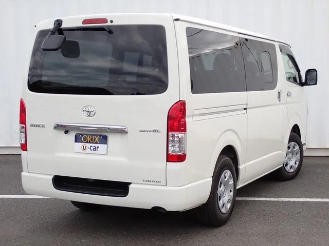 トヨタ ハイエースバン 2WD