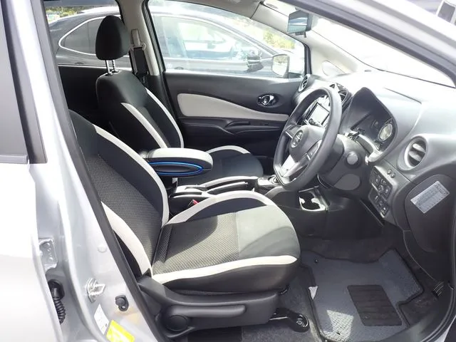 ノート（ニッサン）の車両写真