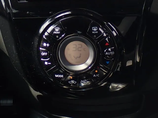 ノート（ニッサン）の車両写真