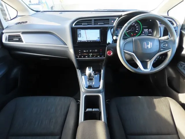 ホンダ　シャトル　ハイブリッド