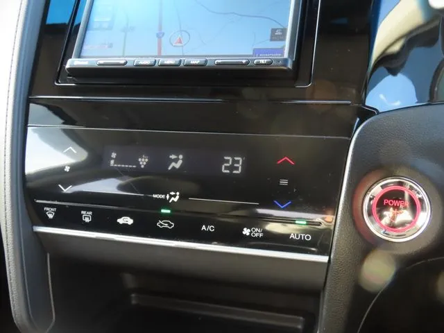 ホンダ　シャトル　ハイブリッド