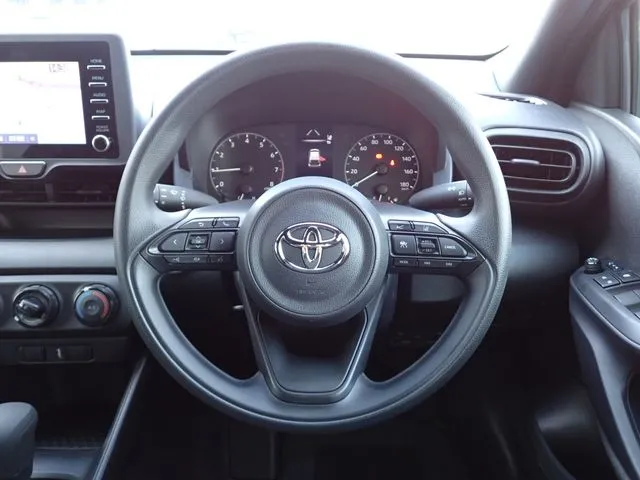 ヤリス（トヨタ）の車両写真