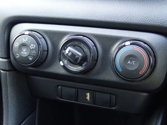 ヤリス（トヨタ）の車両写真