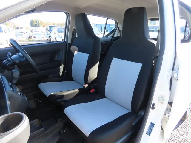 ダイハツ　ミラ　イース