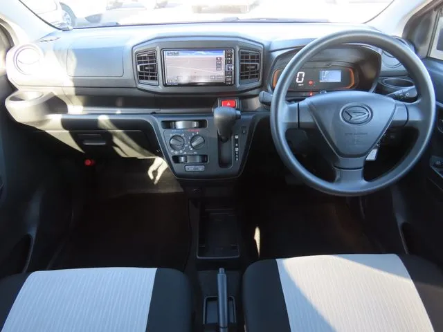 ダイハツ　ミラ　イース