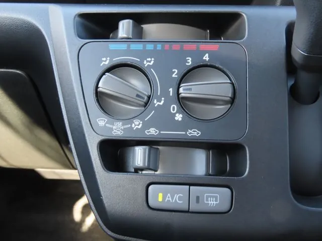 ダイハツ　ミラ　イース