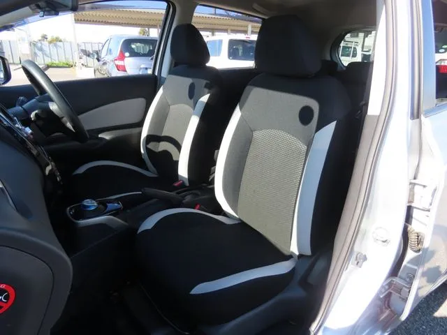 ニッサン　ノート