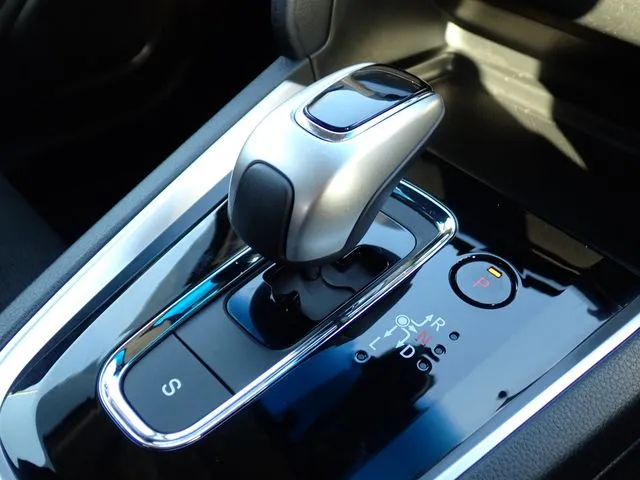 シャトル　ハイブリッド　４ＷＤ（ホンダ）の車両写真