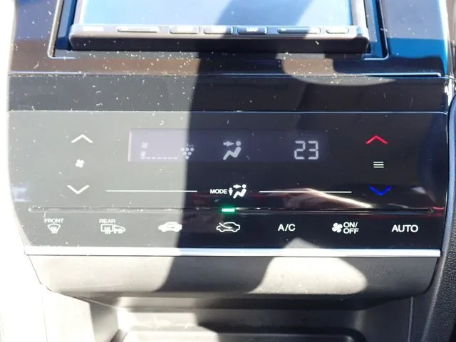 シャトル　ハイブリッド　４ＷＤ（ホンダ）の車両写真