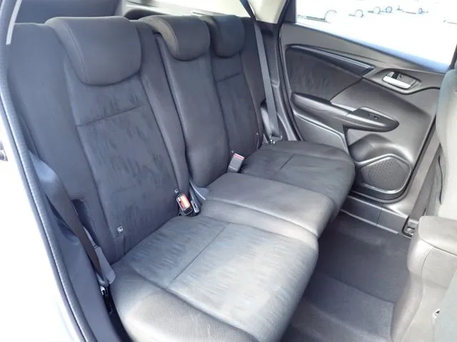 シャトル　ハイブリッド　４ＷＤ（ホンダ）の車両写真