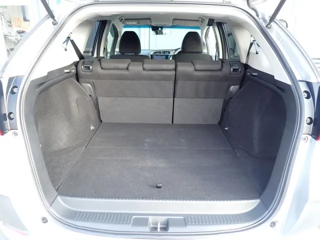 シャトル　ハイブリッド　４ＷＤ（ホンダ）の車両写真