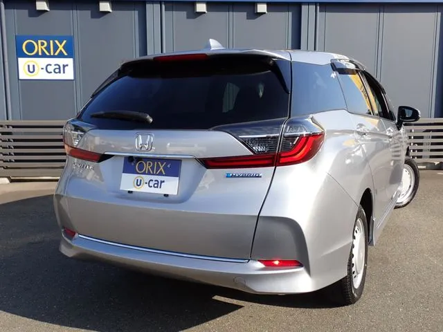 シャトル　ハイブリッド　４ＷＤ（ホンダ）の車両写真