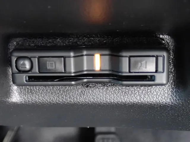 シャトル　ハイブリッド　４ＷＤ（ホンダ）の車両写真