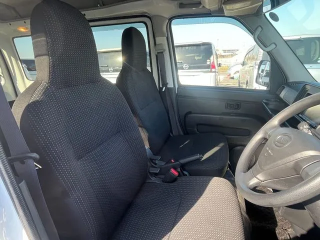 ハイゼットカーゴ（ダイハツ）の車両写真