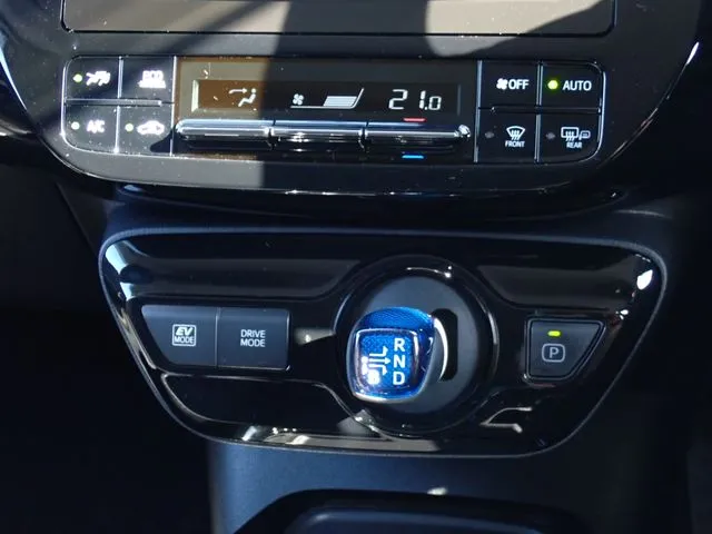 トヨタ　プリウス