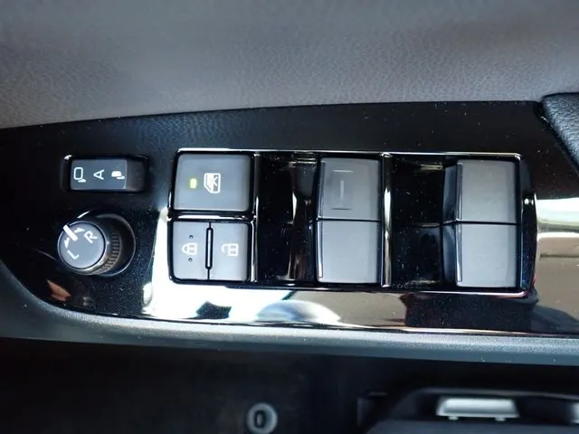 トヨタ　プリウス