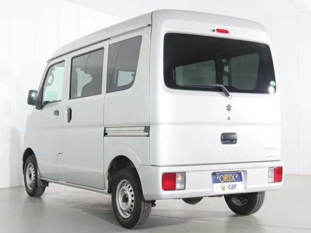 エブリイバン（スズキ）の車両写真