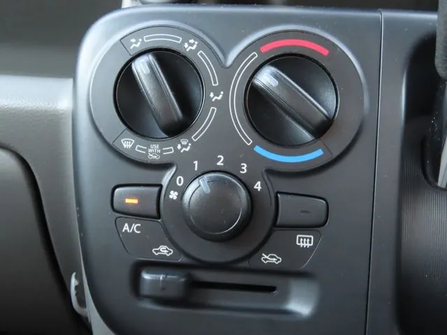 エブリイバン（スズキ）の車両写真