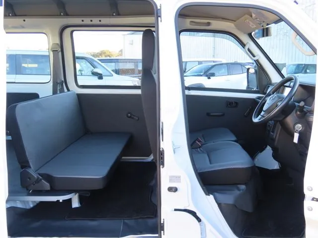 ハイゼットカーゴ（ダイハツ）の車両写真