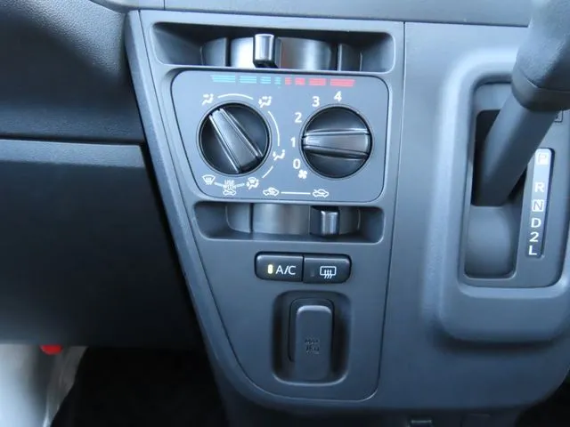 ハイゼットカーゴ（ダイハツ）の車両写真