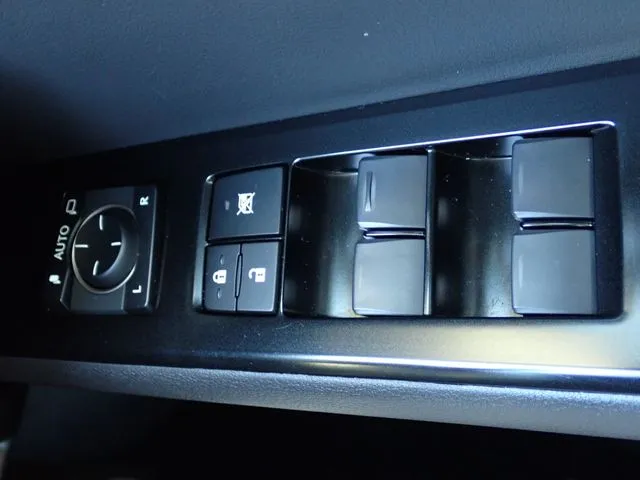 トヨタ　レクサス　ＵＸ２５０ｈ